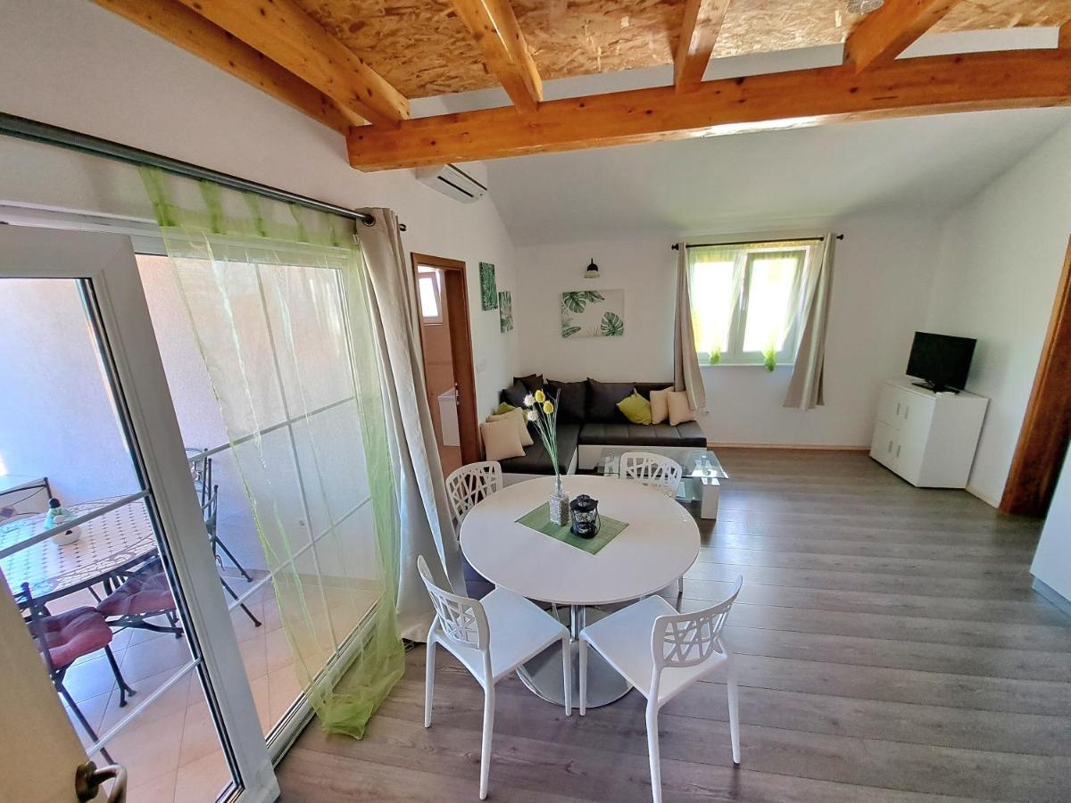 Apartment Oaza Mira Tribalj Εξωτερικό φωτογραφία